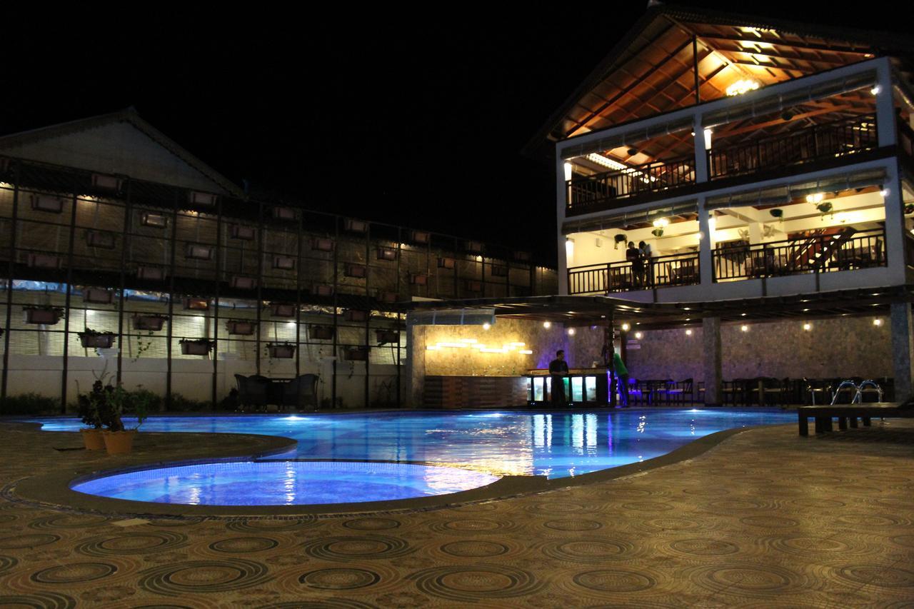 Symphony Summer Sands Beach Resort And Spa Ram Nagar Екстериор снимка