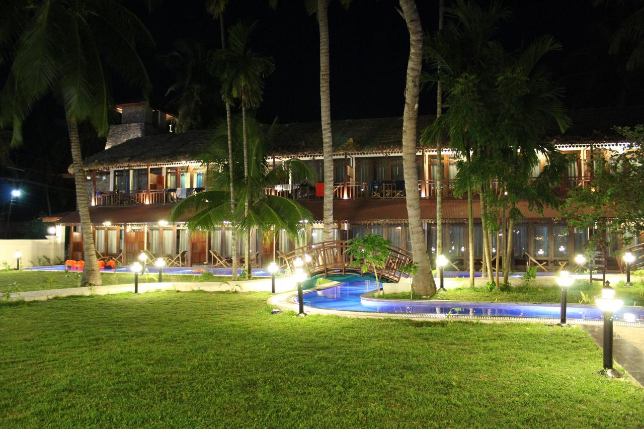 Symphony Summer Sands Beach Resort And Spa Ram Nagar Екстериор снимка