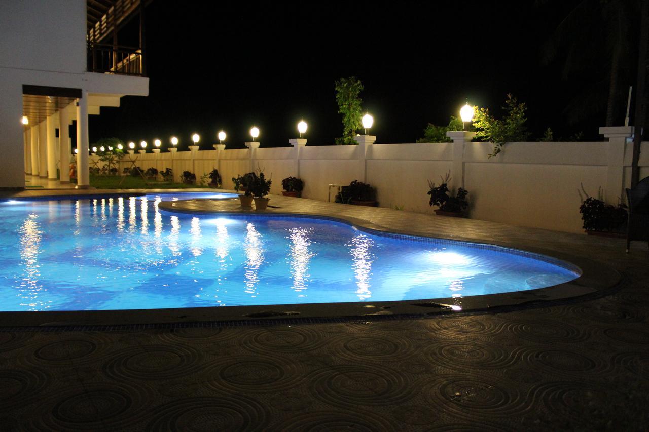 Symphony Summer Sands Beach Resort And Spa Ram Nagar Екстериор снимка