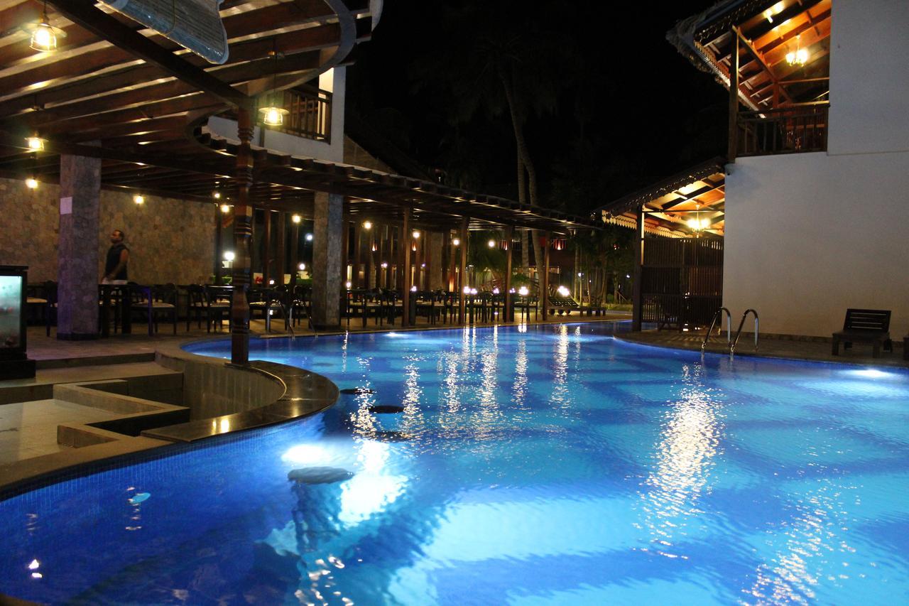 Symphony Summer Sands Beach Resort And Spa Ram Nagar Екстериор снимка