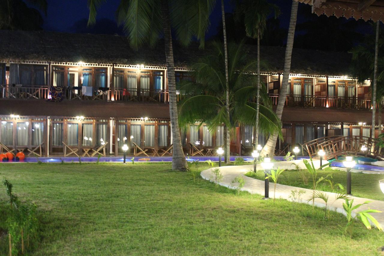 Symphony Summer Sands Beach Resort And Spa Ram Nagar Екстериор снимка