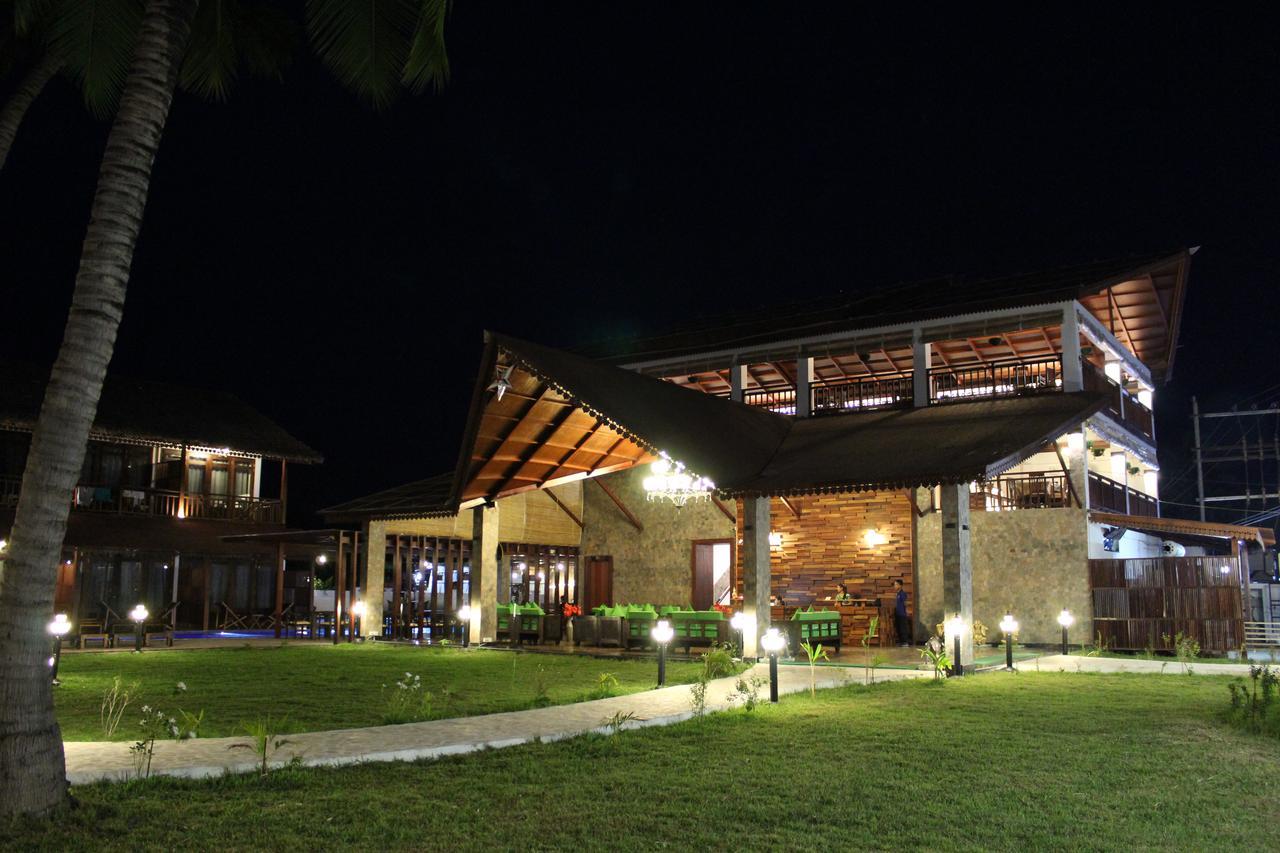 Symphony Summer Sands Beach Resort And Spa Ram Nagar Екстериор снимка