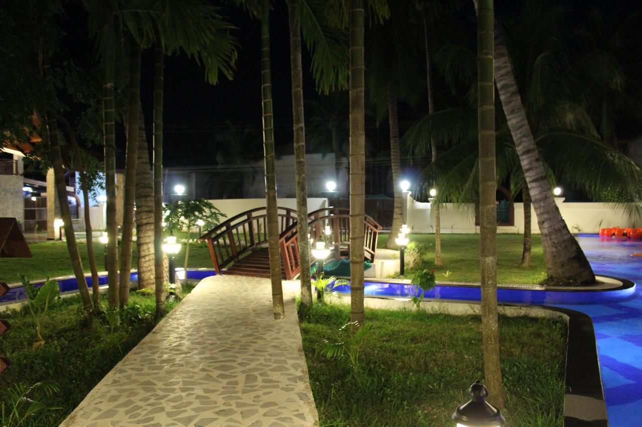Symphony Summer Sands Beach Resort And Spa Ram Nagar Екстериор снимка